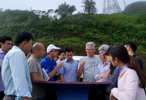 Chuyên gia địa chất của UNESCO khảo sát các tiêu chí xây dựng Công viên địa chất toàn cầu tại vùng núi Phia Oắc - Khu dự trữ sinh quyển quý hiếm của Cao Bằng.