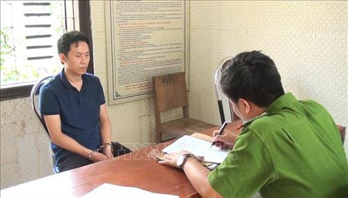 Đối tượng Mùa A Chớ tại cơ quan Công an huyện Quỳnh Nhai, tỉnh Sơn La. Ảnh: TTXVN phát Đối tượng Mùa A Chớ tại cơ quan Công an huyện Quỳnh Nhai, tỉnh Sơn La. Ảnh: TTXVN phát