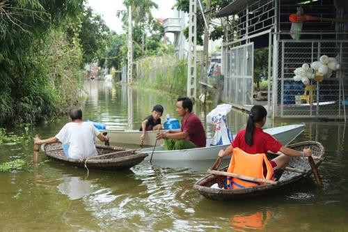 Theo dự báo khí tượng thủy văn cho thấy, nửa đầu tháng 8 năm nay sẽ tiếp tục có mưa lớn có thể lên đến 100mm, tình hình ngập lụt có thể còn kéo dài. Theo dự báo khí tượng thủy văn cho thấy, nửa đầu tháng 8 năm nay sẽ tiếp tục có mưa lớn có thể lên đến 100mm, tình hình ngập lụt có thể còn kéo dài. Theo dự báo khí tượng thủy văn cho thấy, nửa đầu tháng 8 năm nay sẽ tiếp tục có mưa lớn có thể lên đến 100mm, tình hình ngập lụt có thể còn kéo dài.