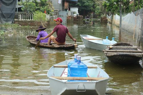 Theo dự báo khí tượng thủy văn cho thấy, nửa đầu tháng 8 năm nay sẽ tiếp tục có mưa lớn có thể lên đến 100mm, tình hình ngập lụt có thể còn kéo dài. Theo dự báo khí tượng thủy văn cho thấy, nửa đầu tháng 8 năm nay sẽ tiếp tục có mưa lớn có thể lên đến 100mm, tình hình ngập lụt có thể còn kéo dài. Theo dự báo khí tượng thủy văn cho thấy, nửa đầu tháng 8 năm nay sẽ tiếp tục có mưa lớn có thể lên đến 100mm, tình hình ngập lụt có thể còn kéo dài.