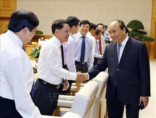 Thủ tướng Nguyễn Xuân Phúc và đồng chí Nguyễn Đức Lợi, Uỷ viên Trung ương Đảng, Tổng giám đốc TTXVN tại buổi làm việc. Ảnh: Thống Nhất -TTXVN Thủ tướng Nguyễn Xuân Phúc và đồng chí Nguyễn Đức Lợi, Uỷ viên Trung ương Đảng, Tổng giám đốc TTXVN tại buổi làm việc. Ảnh: Thống Nhất -TTXVN