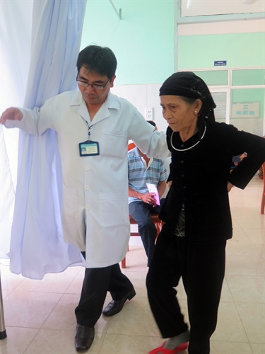 Đội ngũ y, bác sĩ Trung tâm luôn tận tình, chu đáo với người bệnh.