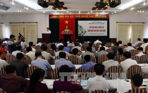 Lớp cập nhật thông tin tình hình tôn giáo và công tác tôn giáo cho cán bộ chủ chốt thuộc các sở, ban ngành, đoàn thể của 27 tỉnh, thành phố trong cả nước. Ảnh: Nguyễn Thanh Liêm/TTXVN Lớp cập nhật thông tin tình hình tôn giáo và công tác tôn giáo cho cán bộ chủ chốt thuộc các sở, ban ngành, đoàn thể của 27 tỉnh, thành phố trong cả nước. Ảnh: Nguyễn Thanh Liêm/TTXVN