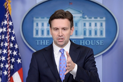 Người phát ngôn Nhà Trắng Josh Earnest. Ảnh: EPA/ TTXVN