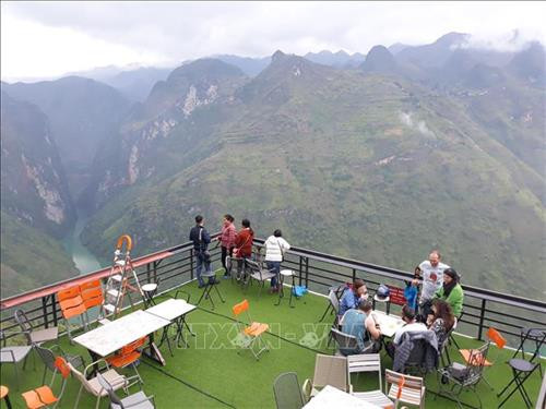 Điểm dừng chân Panorama Mã Pì Lèng, huyện Mèo Vạc (Hà Giang). Ảnh: Nguyễn Chiến - TTXVN Điểm dừng chân Panorama Mã Pì Lèng, huyện Mèo Vạc (Hà Giang). Ảnh: Nguyễn Chiến - TTXVN