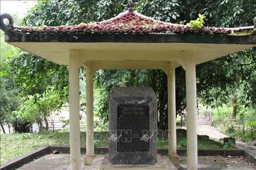 Bia di tích trong khuôn viên Di tích lịch sử cách mạng Tiểu khu Trọng Con, xã Bằng Hành, huyện Bắc Quang (Hà Giang). Ảnh: Nguyễn Chiến – TTXVN Bia di tích trong khuôn viên Di tích lịch sử cách mạng Tiểu khu Trọng Con, xã Bằng Hành, huyện Bắc Quang (Hà Giang). Ảnh: Nguyễn Chiến – TTXVN