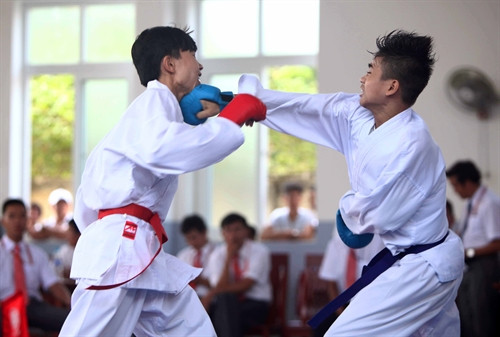 Thi đấu Kumite (đối kháng) môn Karatedo (sáng 5/8/2016). Ảnh: Thanh Tùng-TTXVN