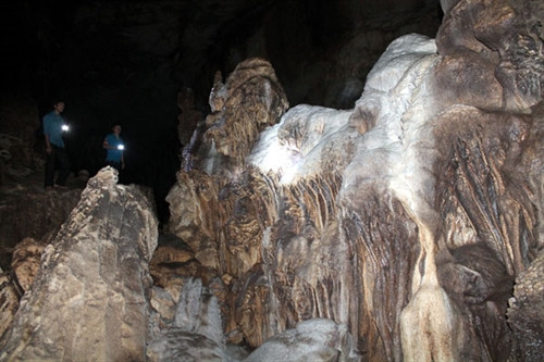 Những nhũ đá vẫn đang trong quá trình được kiến tạo