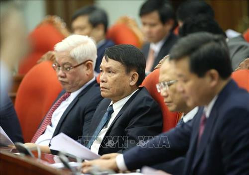 Ủy viên Trung ương Đảng, Tổng Giám đốc Thông tấn xã Việt Nam Nguyễn Đức Lợi và các đồng chí Uỷ viên Trung ương dự hội nghị. Ảnh: Phương Hoa - TTXVN Ủy viên Trung ương Đảng, Tổng Giám đốc Thông tấn xã Việt Nam Nguyễn Đức Lợi và các đồng chí Uỷ viên Trung ương dự hội nghị. Ảnh: Phương Hoa - TTXVN