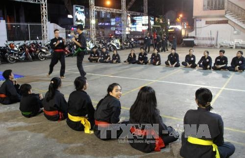 Lớp học võ của võ sư Hồ Tường tại Nhà văn hóa Thanh Niên quận 1. Ảnh: Xuân Dự - TTXVN. Lớp học võ của võ sư Hồ Tường tại Nhà văn hóa Thanh Niên quận 1. Ảnh: Xuân Dự - TTXVN.