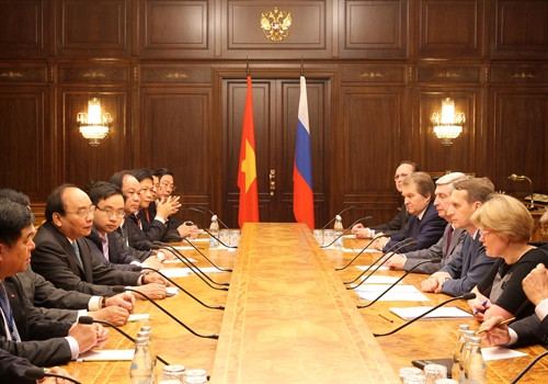 Sáng 17/5/2016, theo giờ địa phương (chiều 17/5, theo giờ Việt Nam), tại thủ đô Moskva, Thủ tướng Nguyễn Xuân Phúc hội kiến Chủ tịch Duma Quốc gia Nga Sergei Naryshkin. Ảnh: Thống Nhất/TTXVN