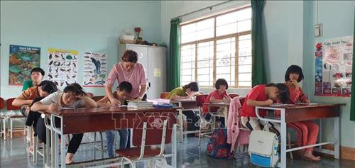 Lớp học tình thương tại Hội nạn nhân chất độc da cam/Dioxin tỉnh Gia Lai đang nuôi dưỡng, chăm sóc hơn 20 cháu bé khuyết tật. Ảnh: Hồng Điệp – TTXVN Lớp học tình thương tại Hội nạn nhân chất độc da cam/Dioxin tỉnh Gia Lai đang nuôi dưỡng, chăm sóc hơn 20 cháu bé khuyết tật. Ảnh: Hồng Điệp – TTXVN