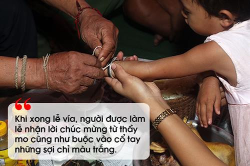 Người Khơ mú ở Nghệ An cúng hồn vía cầu bình an, may mắn ảnh 3 Người Khơ mú ở Nghệ An cúng hồn vía cầu bình an, may mắn ảnh 3