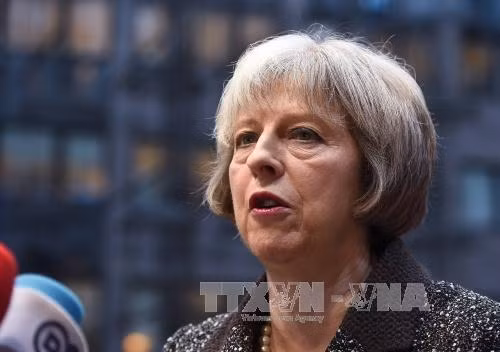 Ảnh (tư liệu): Bộ trưởng Nội vụ Anh Theresa May trả lời báo giới trước một cuộc họp của Hội đồng Tư pháp và Nội vụ Hội đồng châu Âu tại Brussels, Bỉ ngày 4/12/2015. AFP/TTXVN