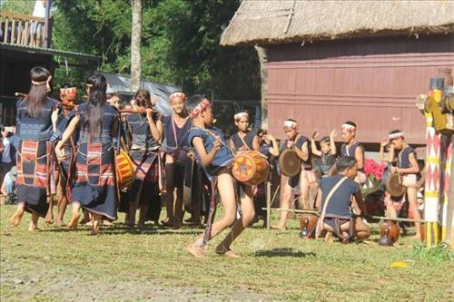 Quang cảnh nghi lễ. Ảnh: Hồng Điệp - TTXVN Quang cảnh nghi lễ. Ảnh: Hồng Điệp - TTXVN