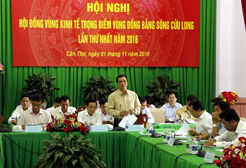 Ông Nguyễn Trung Hiếu- Phó Trưởng ban chỉ đạo Tây Nam bộ phát biểu tại hội nghị. Ảnh: Thanh Liêm- TTXVN