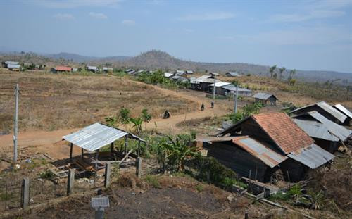 Ảnh minh họa: Một góc khu tái định cư buôn Mông, xã Ea Kiết, huyện Cư M’gar (Nguồn ảnh: baodaklak.vn) Ảnh minh họa: Một góc khu tái định cư buôn Mông, xã Ea Kiết, huyện Cư M’gar (Nguồn ảnh: baodaklak.vn)