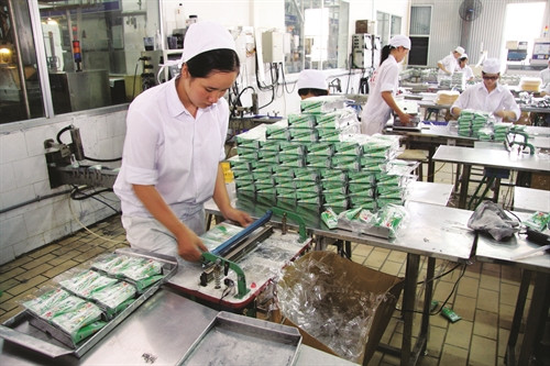 Những năm gần đây, các doanh nghiệp sản xuất sữa trên địa bàn huyện Mộc Châu đã chú trọng đầu tư công nghệ nhằm cung cấp ra thị trường những sản phẩm sữa tốt nhất Những năm gần đây, các doanh nghiệp sản xuất sữa trên địa bàn huyện Mộc Châu đã chú trọng đầu tư công nghệ nhằm cung cấp ra thị trường những sản phẩm sữa tốt nhất