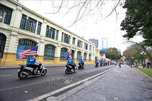 Đoàn xe cổ động, tuyên truyền diễu hành qua các tuyến phố, nhân sự kiện Hội nghị thượng đỉnh Mỹ - Triều Tiên lần thứ hai diễn sẽ diễn ra tại Hà Nội. Ảnh: Minh Quyết – Đoàn xe cổ động, tuyên truyền diễu hành qua các tuyến phố, nhân sự kiện Hội nghị thượng đỉnh Mỹ - Triều Tiên lần thứ hai diễn sẽ diễn ra tại Hà Nội. Ảnh: Minh Quyết –