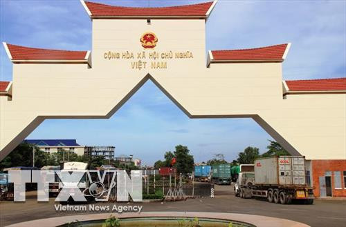 Là chiến trường ác liệt năm xưa, đến nay, Xa Mát đã trở thành cửa khẩu quốc tế sôi động về thương mại và là nơi giao lưu nhân dân hai nước. Ảnh: TTXVN Là chiến trường ác liệt năm xưa, đến nay, Xa Mát đã trở thành cửa khẩu quốc tế sôi động về thương mại và là nơi giao lưu nhân dân hai nước. Ảnh: TTXVN