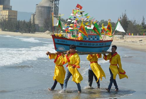 Nhân dân tại khu dân cư văn hóa biển Kim Liên làm lễ rước, thả thuyền. Ảnh: Đinh Văn Nhiều-TTXVN Nhân dân tại khu dân cư văn hóa biển Kim Liên làm lễ rước, thả thuyền. Ảnh: Đinh Văn Nhiều-TTXVN Nhân dân tại khu dân cư văn hóa biển Kim Liên làm lễ rước, thả thuyền. Ảnh: Đinh Văn Nhiều-TTXVN Nhân dân tại khu dân cư văn hóa biển Kim Liên làm lễ rước, thả thuyền. Ảnh: Đinh Văn Nhiều-TTXVN Lễ cúng, tế các vị thần linh đã khai khẩn, lập ấp. Ảnh: Đinh Văn Nhiều-TTXVN Nhân dân tại khu dân cư văn hóa biển Kim Liên làm lễ rước, thả thuyền. Ảnh: Đinh Văn Nhiều-TTXVN Nhân dân tại khu dân cư văn hóa biển Kim Liên làm lễ rước, thả thuyền. Ảnh: Đinh Văn Nhiều-TTXVN Nhân dân tại khu dân cư văn hóa biển Kim Liên làm lễ rước, thả thuyền. Ảnh: Đinh Văn Nhiều-TTXVN Nhân dân tại khu dân cư văn hóa biển Kim Liên làm lễ rước, thả thuyền. Ảnh: Đinh Văn Nhiều-TTXVN Lễ cúng, tế các vị thần linh đã khai khẩn, lập ấp. Ảnh: Đinh Văn Nhiều-TTXVN