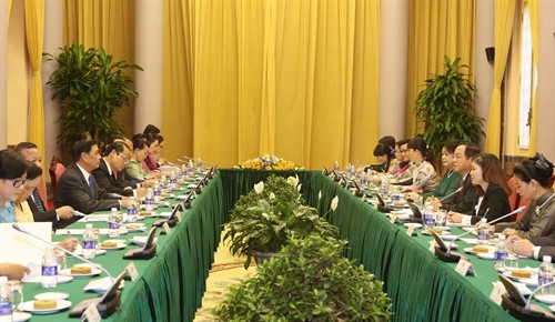 Quagn cảnh hội đàm giữa Chủ nhiệm Văn phòng Chủ tịch nước Đào Việt Trung hội đàm với Bộ trưởng Chủ nhiệm Văn phòng Chủ tịch nước Lào Khammeung Phongthady. Ảnh: Phương Hoa - TTXVN