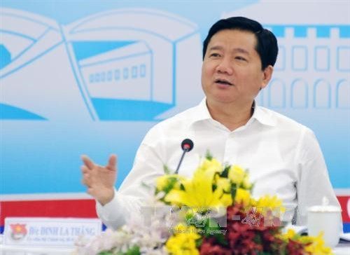 Bí thư Thành ủy Thành phố Hồ Chí Minh Đinh La Thăng phát biểu chỉ đạo tại buổi làm việc. Ảnh: An Hiếu - TTXVN Bí thư Thành ủy Thành phố Hồ Chí Minh Đinh La Thăng phát biểu chỉ đạo tại buổi làm việc. Ảnh: An Hiếu - TTXVN