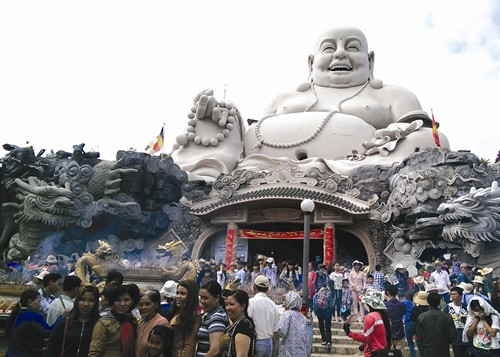 Tượng Phật Di Lặc trên đỉnh núi Cấm là tượng Phật Di Lặc lớn nhất trên đỉnh núi ở châu Á