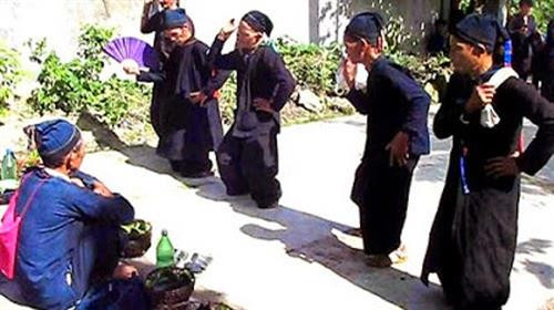 Lễ cúng Tết Khu Cù Tê của người La Chí diễn ra rất trang trọng.