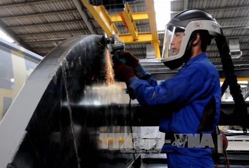 Sản xuất xe chuyên dụng tại xí nghiệp cơ khí ôtô An Lạc thuộc Tổng công ty cơ khí Giao thông vận tải Sài Gòn (Samco). Ảnh: An Hiếu - TTXVN