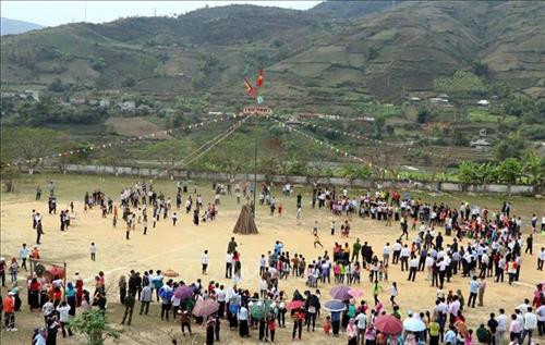 Đông đảo du khách về dự Lễ hội Xòe Chiêng 2019. Ảnh: Quý Trung - TTXVN Đông đảo du khách về dự Lễ hội Xòe Chiêng 2019. Ảnh: Quý Trung - TTXVN