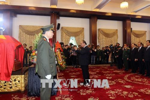 Đoàn Thủ tướng nước Cộng hòa Xã hội Chủ nghĩa Việt Nam do Thủ tướng Nguyễn Xuân Phúc làm trưởng đoàn viếng đồng chí Phan Văn Khải. Ảnh: Thanh Vũ-TTXVN Đoàn Thủ tướng nước Cộng hòa Xã hội Chủ nghĩa Việt Nam do Thủ tướng Nguyễn Xuân Phúc làm trưởng đoàn viếng đồng chí Phan Văn Khải. Ảnh: Thanh Vũ-TTXVN