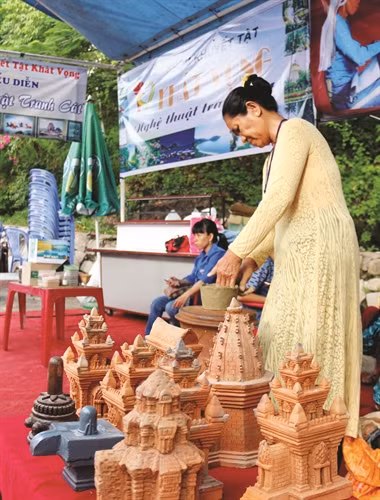 Trình diễn nghệ thuật làm đồ gốm