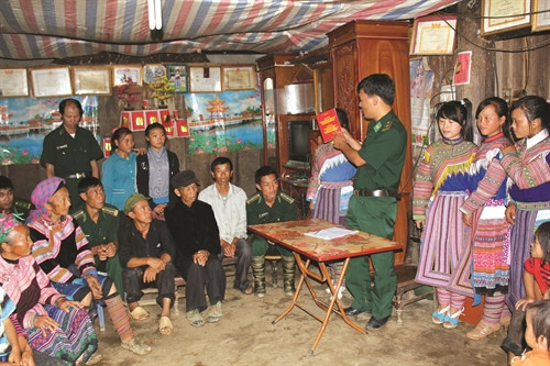 Tổ chức tuyên truyền pháp luật đến đồng bào