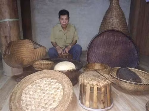 Một số sản phẩm mây tre đan của đồng bào Thái ở huyện Ea Súp (Đắk Lắk)