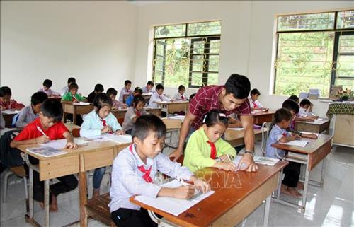 Trường, lớp kiên cố, khang trang sạch đẹp tại xã Nậm Sỏ (Tân Uyên). Ảnh: Việt Hoàng - TTXVN Trường, lớp kiên cố, khang trang sạch đẹp tại xã Nậm Sỏ (Tân Uyên). Ảnh: Việt Hoàng - TTXVN