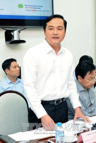 Ông Bùi Tá Hoàng Vũ, Giám đốc Sở Du lịch Thành phố Hồ Chí Minh trình bày báo cáo tại buổi làm việc. Ảnh: An Hiếu - TTXVN