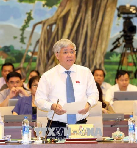 Bộ trưởng, Chủ nhiệm Ủy ban Dân tộc Đỗ Văn Chiến trả lời chất vấn. Ảnh: Trọng Đức – TTXVN Bộ trưởng, Chủ nhiệm Ủy ban Dân tộc Đỗ Văn Chiến trả lời chất vấn. Ảnh: Trọng Đức – TTXVN