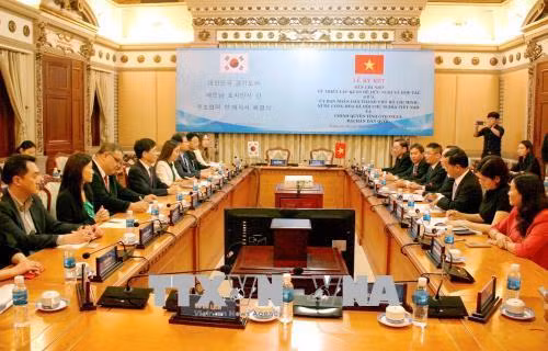 Quang cảnh buổi làm việc. Ảnh Tiến Lực - TTXVN