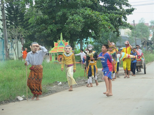 Một lễ hội Phum Sóc địa phương của đồng bào Khmer