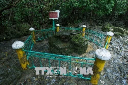 Bên cạnh các giá trị thiên nhiên như diện tích, đặc điểm địa chất và đa dạng sinh học, Non Nước Cao Bằng còn chứa đựng nhiều di sản văn hóa vật thể và phi vật thể, đặc biệt là các di tích lịch sử cách mạng, trong đó có Di tích quốc gia đặc biệt Pác Bó - nơi Chủ tịch Hồ Chí Minh trở về nước năm 1941 lãnh đạo phong trào cách mạng sau hơn 30 năm bôn ba ở nước ngoài. Ảnh: Trọng Đạt - TTXVN