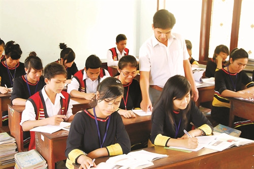 Những năm gần đây, tỷ lệ học sinh của trường đỗ vào các trường đại học, cao đẳng ngày càng tăng Những năm gần đây, tỷ lệ học sinh của trường đỗ vào các trường đại học, cao đẳng ngày càng tăng