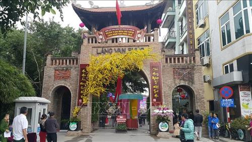 Không gian Tuần lễ văn hóa du lịch thương mại làng nghề Vạn Phúc. Ảnh: Đinh Thuận - TTXVN Không gian Tuần lễ văn hóa du lịch thương mại làng nghề Vạn Phúc. Ảnh: Đinh Thuận - TTXVN