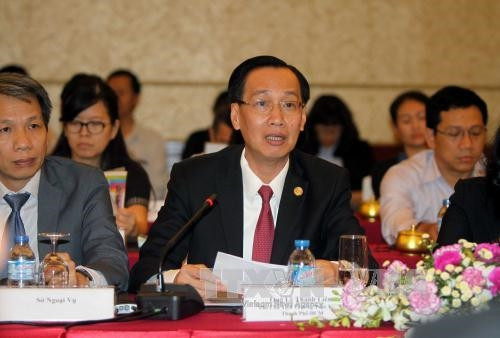 Phó Chủ tịch UBND Thành phố Hồ Chí Minh Lê Thanh Liêm phát biểu khai mạc hội nghị Hội nghị Bàn tròn giữa Chính quyền Thành phố Hồ Chí Minh và Hiệp hội Doanh nghiệp Nhật Bản tại Thành phố Hồ Chí Minh. Ảnh: Thanh Vũ-TTXVN Phó Chủ tịch UBND Thành phố Hồ Chí Minh Lê Thanh Liêm phát biểu khai mạc hội nghị Hội nghị Bàn tròn giữa Chính quyền Thành phố Hồ Chí Minh và Hiệp hội Doanh nghiệp Nhật Bản tại Thành phố Hồ Chí Minh. Ảnh: Thanh Vũ-TTXVN