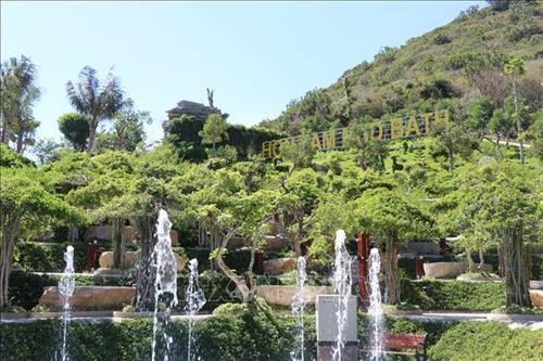 Khu tắm bùn được thiết kế theo mô hình ruộng bậc thang, hài hòa với thiên nhiên. Ảnh: Tiên Minh - TTXVN Khu tắm bùn được thiết kế theo mô hình ruộng bậc thang, hài hòa với thiên nhiên. Ảnh: Tiên Minh - TTXVN