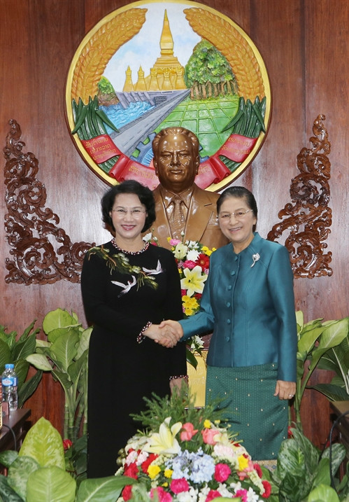 Chiều 26/9/2016, tại Trụ sở Quốc hội Lào ở thủ đô Viêng Chăn, Chủ tịch Quốc hội Lào Pany Yathotu đón và hội đàm với Chủ tịch Quốc hội Nguyễn Thị Kim Ngân. Ảnh: Trọng Đức - TTXVN