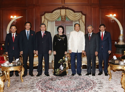 Nhân chuyến thăm hữu nghị chính thức nước Cộng hòa Dân chủ nhân dân Lào, chiều 26/9/2016, Chủ tịch Quốc hội Nguyễn Thị Kim Ngân đến thăm đồng chí Choummaly Sayasone, nguyên Tổng Bí thư Đảng Nhân dân Cách mạng Lào, nguyên Chủ tịch nước Cộng hòa Dân chủ nhân dân Lào. Ảnh: Trọng Đức – TTXVN