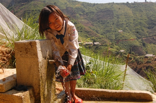 Tranh thủ viện trợ để phát triển vùng dân tộc ảnh 1