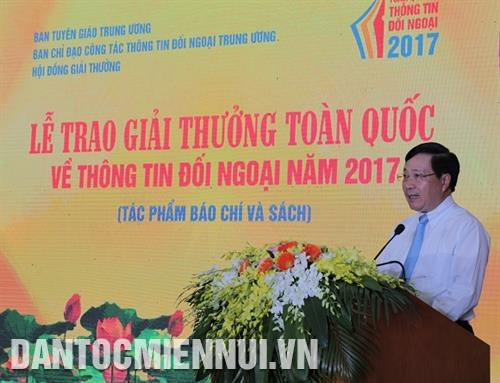 Ông Phạm Bình Minh, Ủy viên Bộ Chính trị, Phó Thủ tướng Chính phủ, Bộ trưởng Bộ Ngoại giao phát biểu tại Lễ trao giải. Ảnh: Nam Sương Ông Phạm Bình Minh, Ủy viên Bộ Chính trị, Phó Thủ tướng Chính phủ, Bộ trưởng Bộ Ngoại giao phát biểu tại Lễ trao giải. Ảnh: Nam Sương