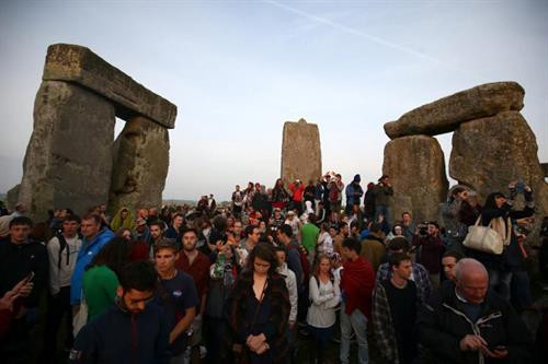 Stonehenge và khu vực xung quanh tượng đài đá này đã được Tổ chức Giáo dục, Khoa học và Văn hóa Liên Hợp Quốc (UNESCO) công nhận là di sản thế giới từ năm 1986. Stonehenge và khu vực xung quanh tượng đài đá này đã được Tổ chức Giáo dục, Khoa học và Văn hóa Liên Hợp Quốc (UNESCO) công nhận là di sản thế giới từ năm 1986.